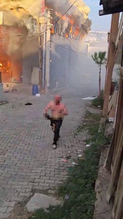 Kocaeli'de kozmetik fabrikasında çıkan yangında 6 işçi hayatını kaybetti 3 Kocaeli'de kozmetik fabrikasında çıkan yangında 6 işçi hayatını kaybetti