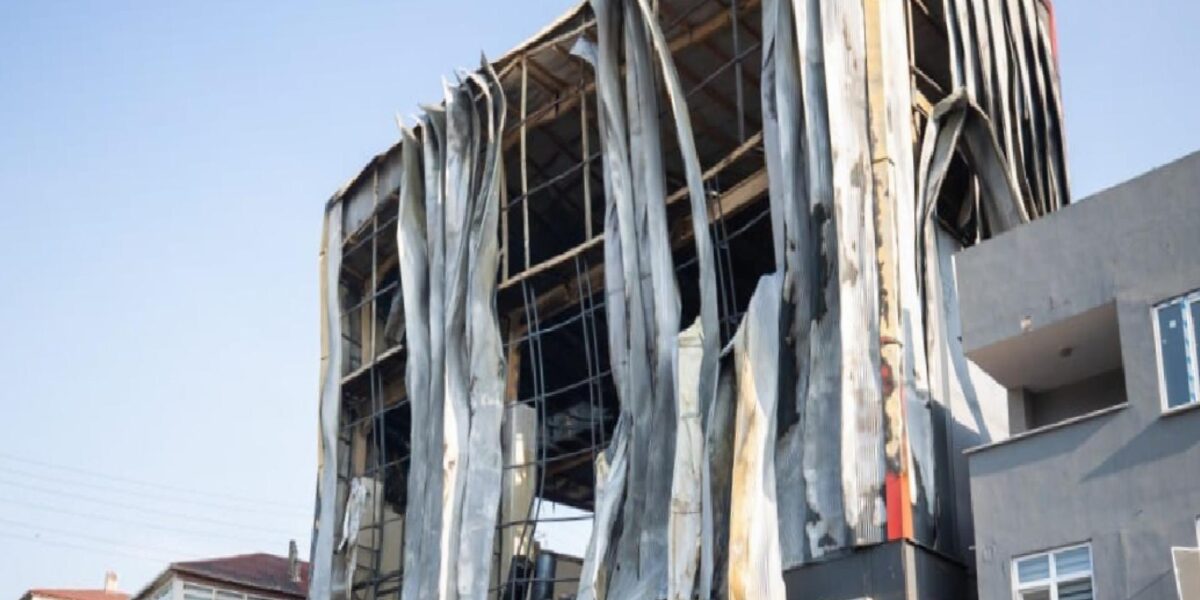 Kozmetik fabrikasında yanarak ölen çocuk işçiyi 16 saat çalıştırmışlar