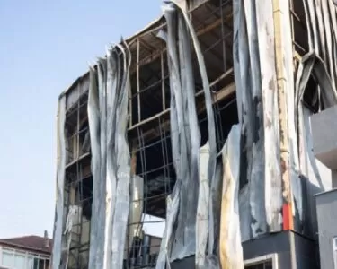 Kozmetik fabrikasında yanarak ölen çocuk işçiyi 16 saat çalıştırmışlar