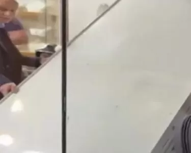 Ankara'da kuyumcuda vitrin asansörünün altında kalan işçi hayatını kaybetti