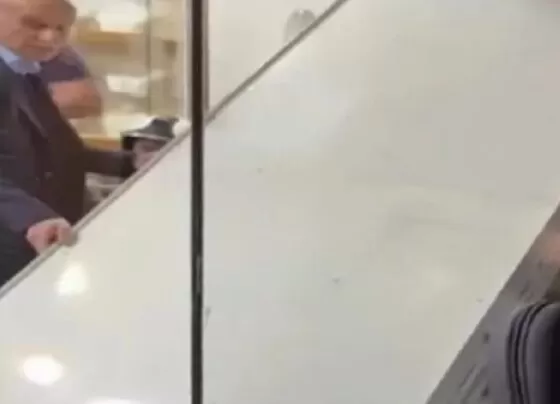 Ankara'da kuyumcuda vitrin asansörünün altında kalan işçi hayatını kaybetti