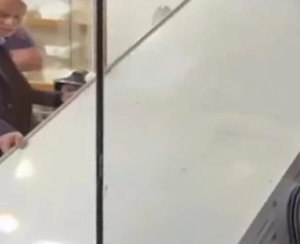 Ankara'da kuyumcuda vitrin asansörünün altında kalan işçi hayatını kaybetti