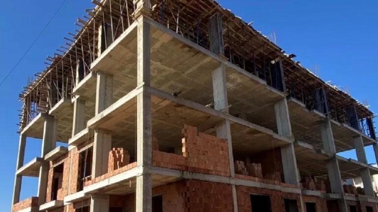 Mardin'de inşaattan düşen 52 yaşındaki işçi hayatını kaybetti