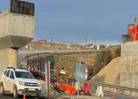 Uşak'ta iş cinayeti: Üst geçitten düşen 51 yaşındaki işçi yaşamını yitirdi