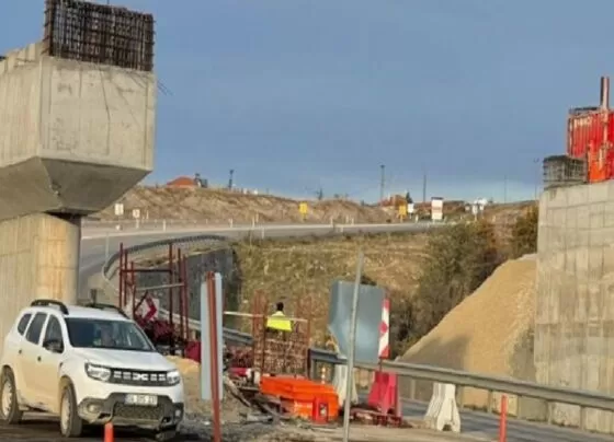 Uşak'ta iş cinayeti: Üst geçitten düşen 51 yaşındaki işçi yaşamını yitirdi