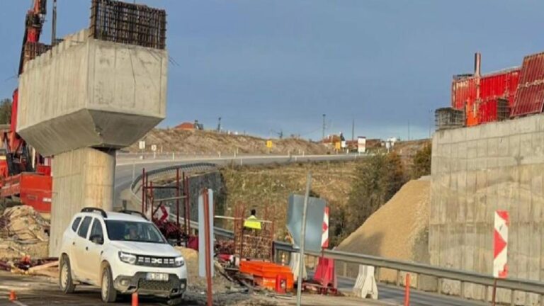 Uşak'ta iş cinayeti: Üst geçitten düşen 51 yaşındaki işçi yaşamını yitirdi