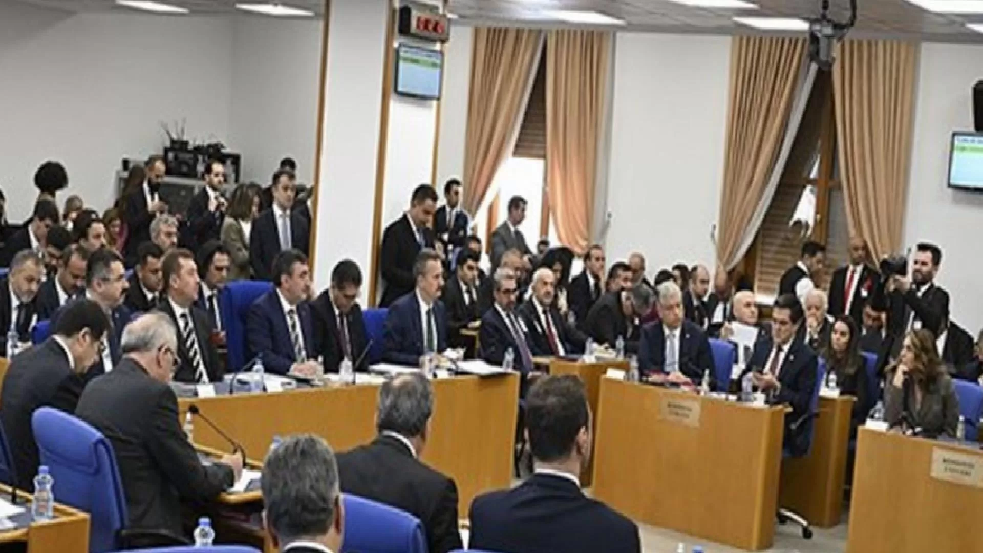 30 bin seyyanen zam... Heyecanlanmayın; işçiye, memura değil! 2