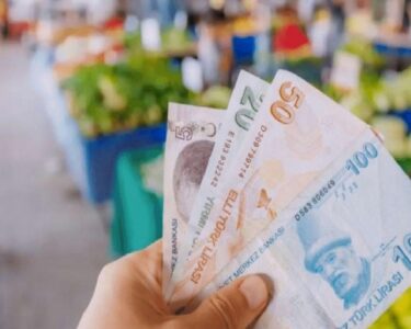 Açlık ve yoksulluk "sınır" tanımıyor: Asgari ücret cebe girmeden makas açıldı