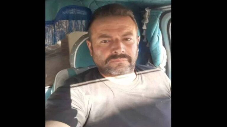 İşten çıkarıldığı için belediye önünde kendini yakan işçi hayatını kaybetti 4 İşten çıkarıldığı için belediye önünde kendini yakan işçi hayatını kaybetti