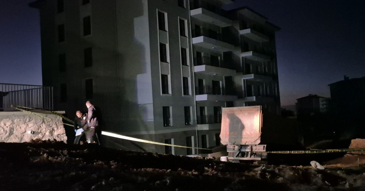 Malatya'da şantiyede kamyonun altında kalan işçi hayatını kaybetti 1
