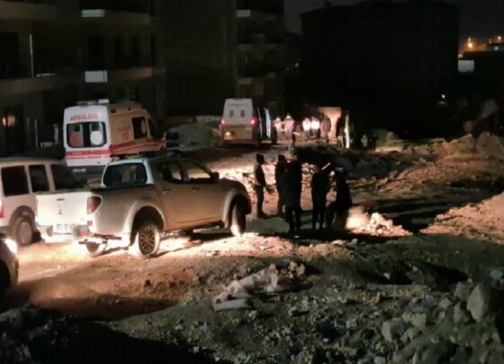 Malatya'da şantiyede kamyonun altında kalan işçi hayatını kaybetti