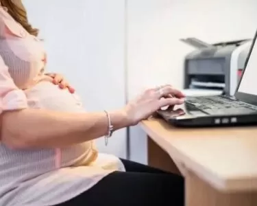 Tüm çalışan kadınları kapsayacak doğum izni 24 haftaya çıkıyor