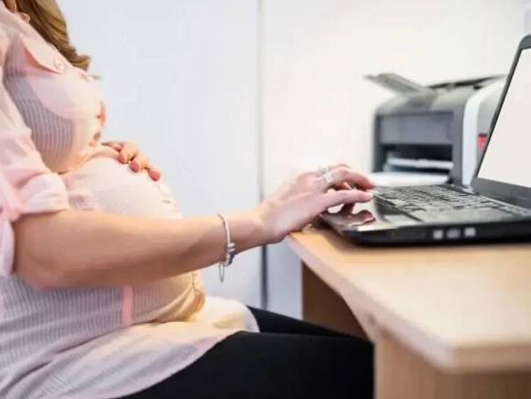 Tüm çalışan kadınları kapsayacak doğum izni 24 haftaya çıkıyor