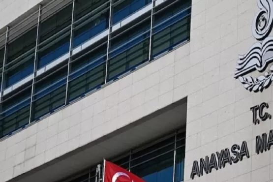 AYM’den emsal karar: İşten çıkarılan işçiye hem maaş farkı hem tazminat verilecek! 2