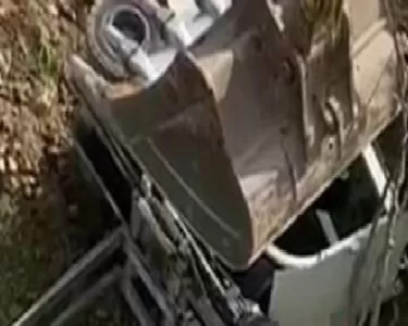 Devrilen forkliftin altında kalan 28 yaşındaki belediye işçisi hayatını kaybetti