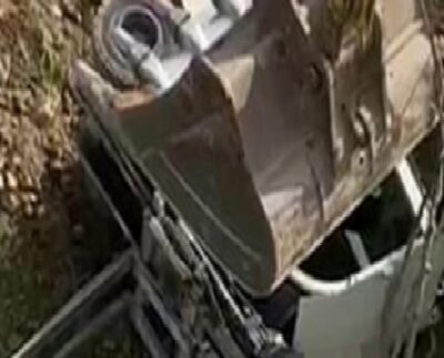 Devrilen forkliftin altında kalan 28 yaşındaki belediye işçisi hayatını kaybetti