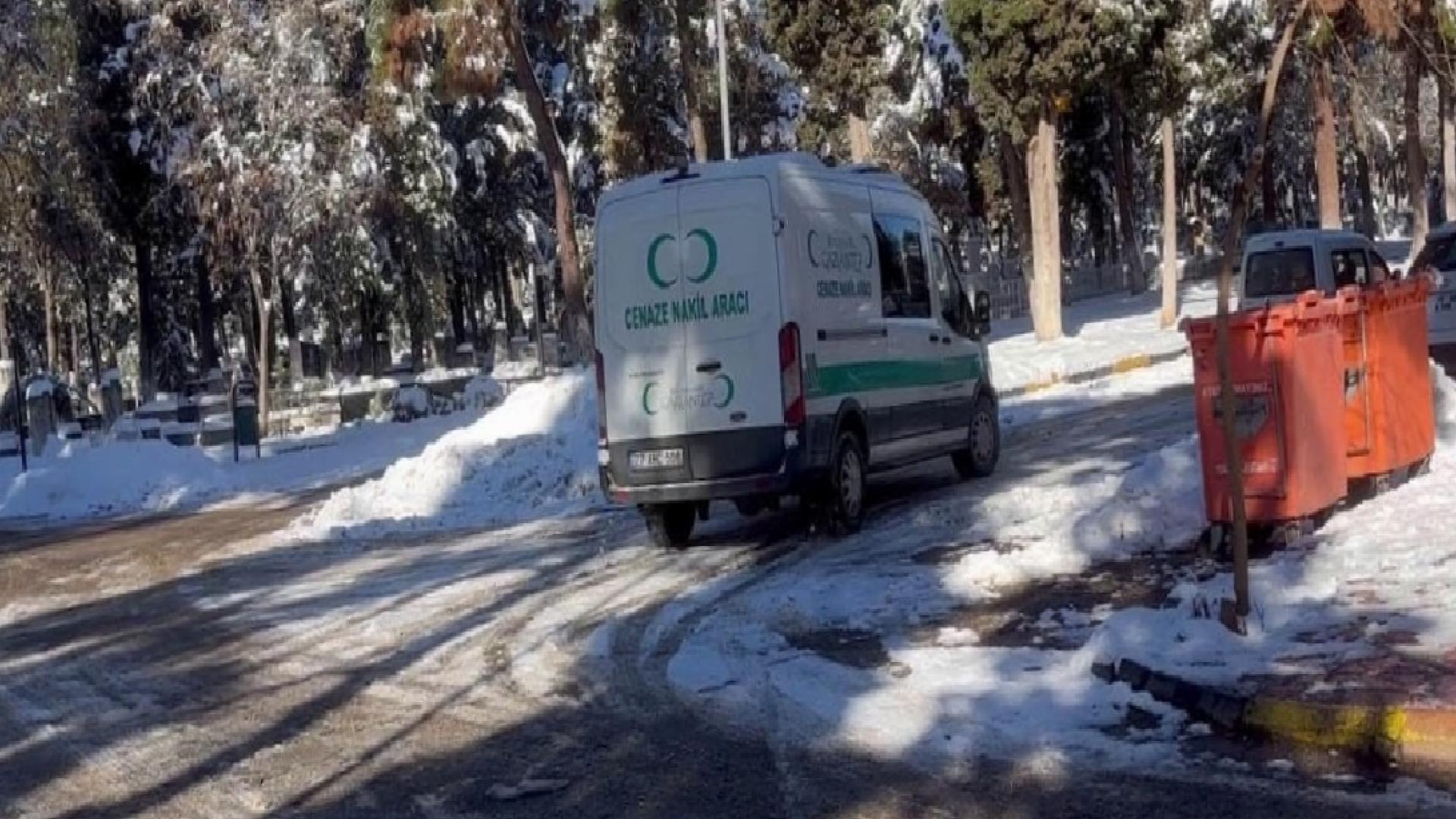 Gaziantep’te yem karma makinesine düşen 36 yaşındaki işçi hayatını kaybetti