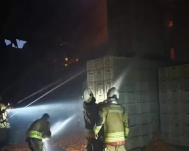 Hatay'da paketleme tesisi yangınında 19 yaşındaki işçi hayatını kaybetti