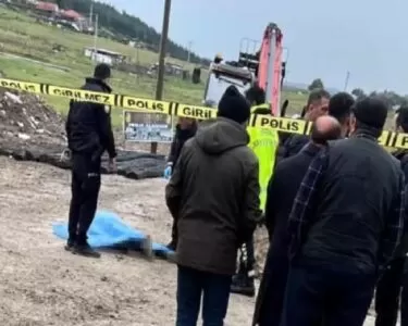 İzmir'de inşaat şantiyesinde iş makinesinin çarptığı 39 yaşındaki işçi hayatını kaybetti