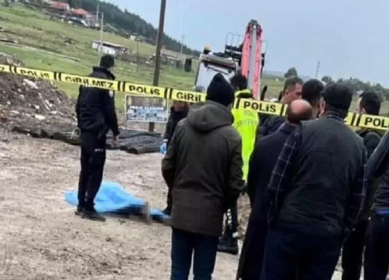 İzmir'de inşaat şantiyesinde iş makinesinin çarptığı 39 yaşındaki işçi hayatını kaybetti