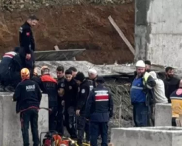 Bursa BESOB'ta tonlarca betonun altında kalan işçi hayatını kaybetti!