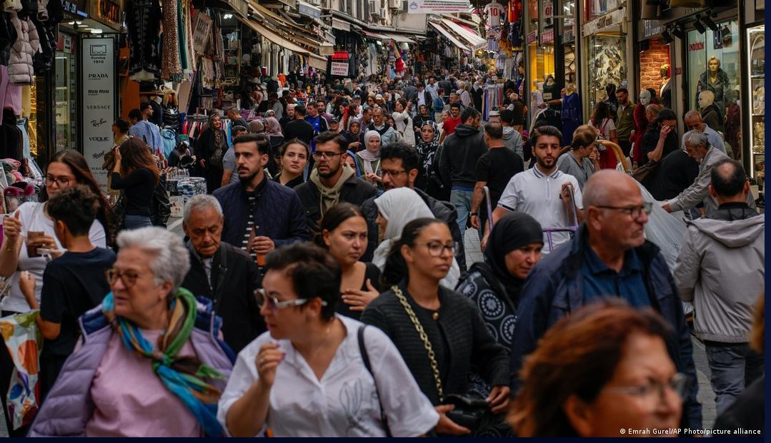 Türkiye'de açlık sınırı 30 bin lirayı aştı; En düşük emekli aylığı tepki çekti 1