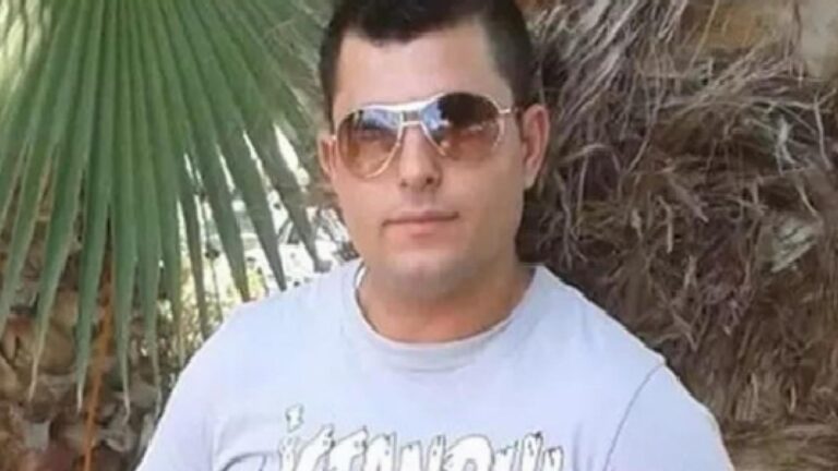 Denizli'de çöp kamyonunun pres kısmına sıkışan 32 yaşındaki işçi hayatını kaybetti 16 Denizli'de çöp kamyonunun pres kısmına sıkışan 32 yaşındaki işçi hayatını kaybetti