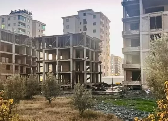 Hatay'da inşaattan düşen 35 yaşındaki işçi hayatını kaybetti