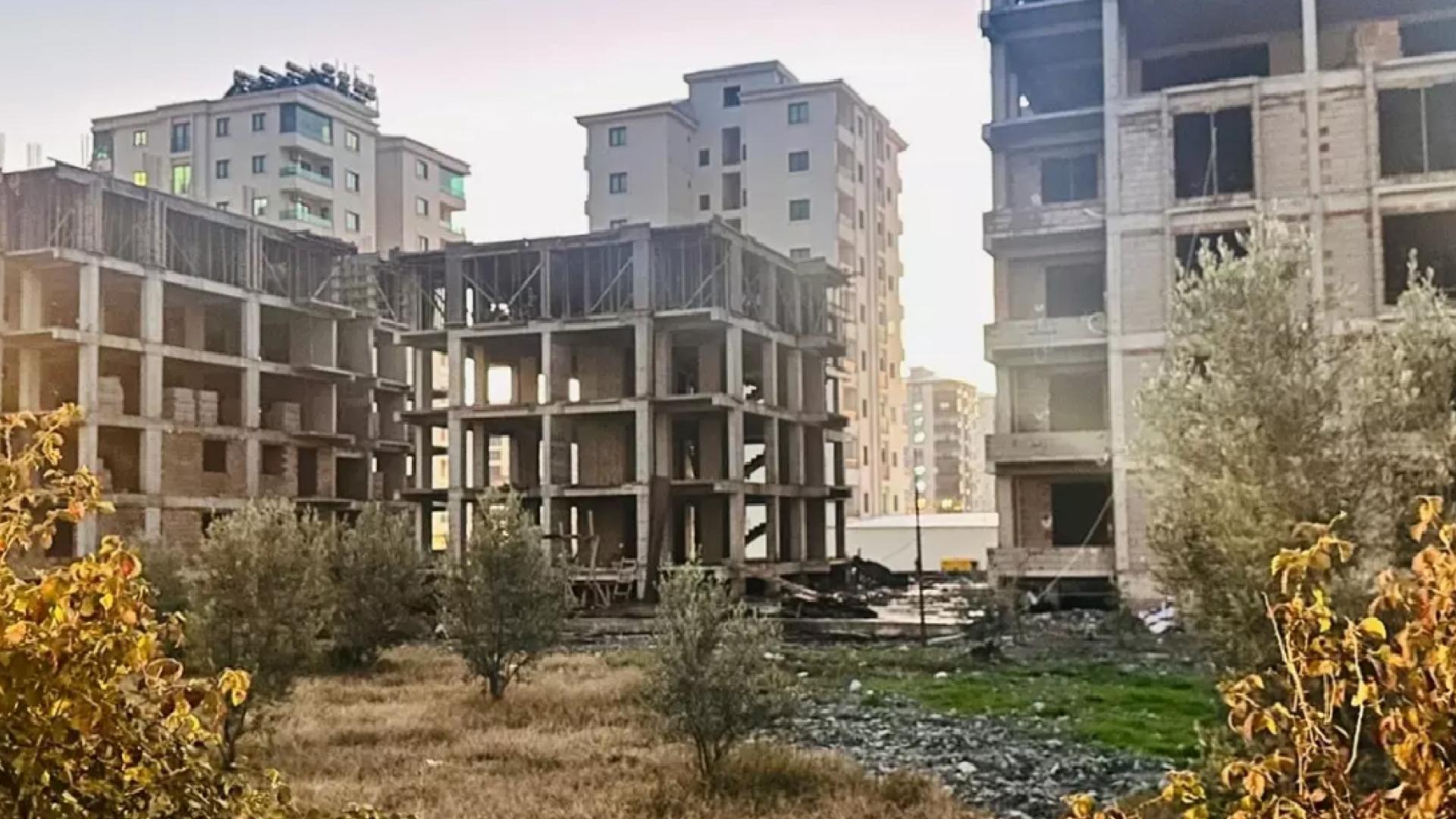 Hatay’da inşaattan düşen 35 yaşındaki işçi hayatını kaybetti