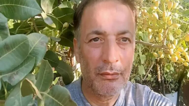Gaziantep'te forklift sepetinden düşen 54 yaşındaki işçi, 7 gün sonra hayatını kaybetti 16 Gaziantep'te forklift sepetinden düşen 54 yaşındaki işçi, 7 gün sonra hayatını kaybetti