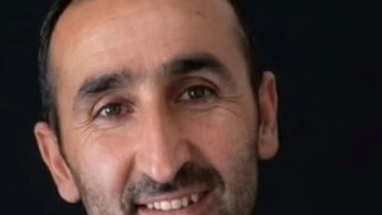 Mardin'de elektrik direğinde akıma kapılan 44 yaşındaki işçi, yaşam savaşını kaybetti 11 Mardin'de elektrik direğinde akıma kapılan 44 yaşındaki işçi, yaşam savaşını kaybetti