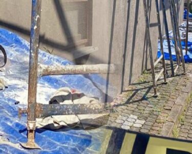 Samsun'da boya yaparken 3. kattan düşen işçi yaşam savaşı veriyor! 19