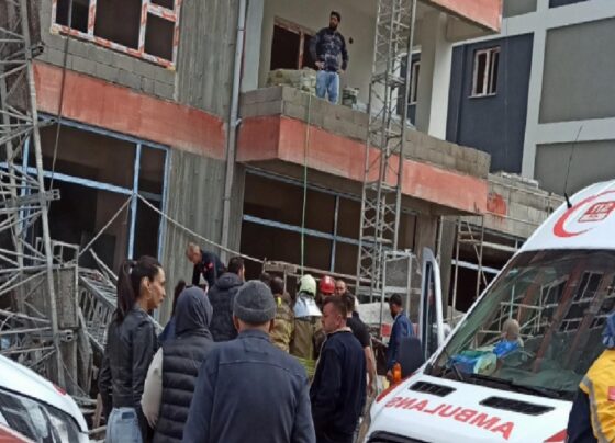 Ankara'da sekiz katlı inşaatın iskelesi çöktü: 1'i ağır, 3 yaralı 7