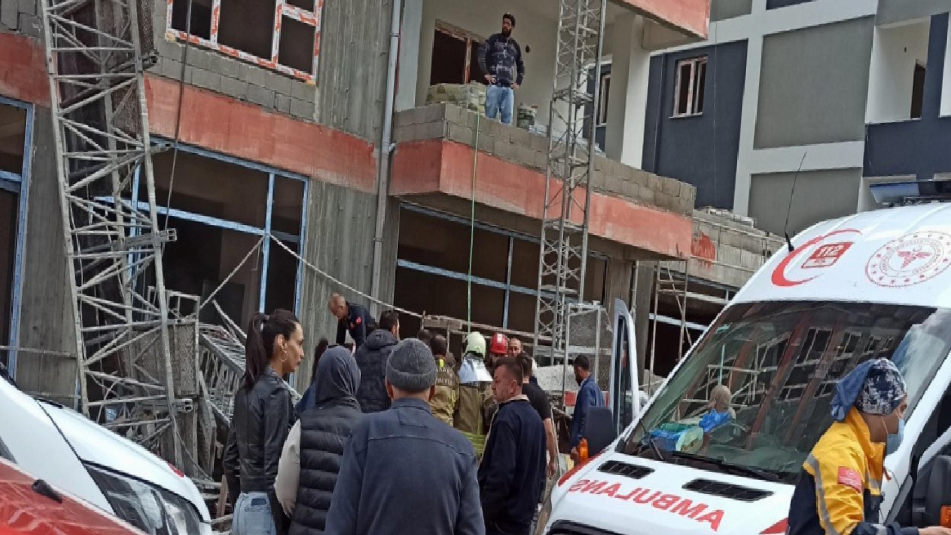 Ankara’da sekiz katlı inşaatın iskelesi çöktü: 1’i ağır, 3 yaralı