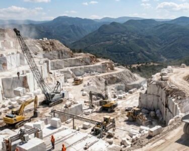 Antalya'da mermer ocağında loderden düşen 44 yaşındaki işçi hayatını kaybetti