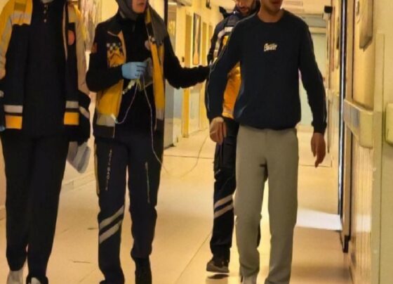 Bursa'da mobilya fabrikasında kesim sırasında ağaç parçası gözüne saplandı 4