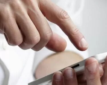 Çalışanın mesajlarını okuyan patron para ödeyecek!