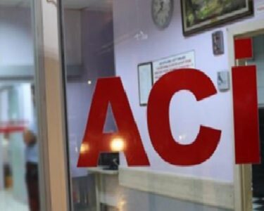 İzmir Aliağa'da gemi söküm tesisinde üzerine parça düşen 65 yaşındaki işçi hayatını kaybetti