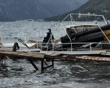 Muğla'da kırılan vinç taşıma kolunun altında kalan 21 yaşındaki işçi hayatını kaybetti
