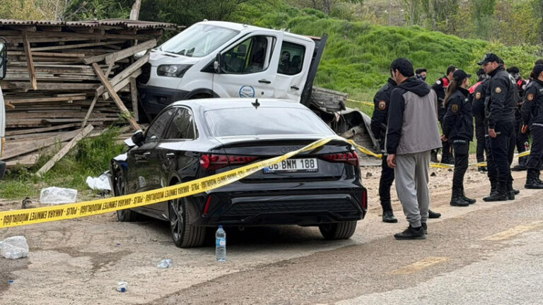 Ankara'da kamyonetin altında kalan 2 ASKİ işçisi hayatını kaybetti 1