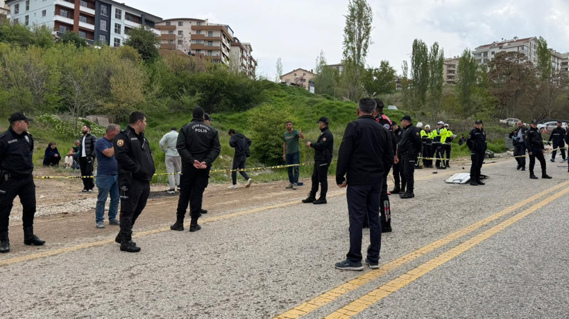 Ankara'da kamyonetin altında kalan 2 ASKİ işçisi hayatını kaybetti