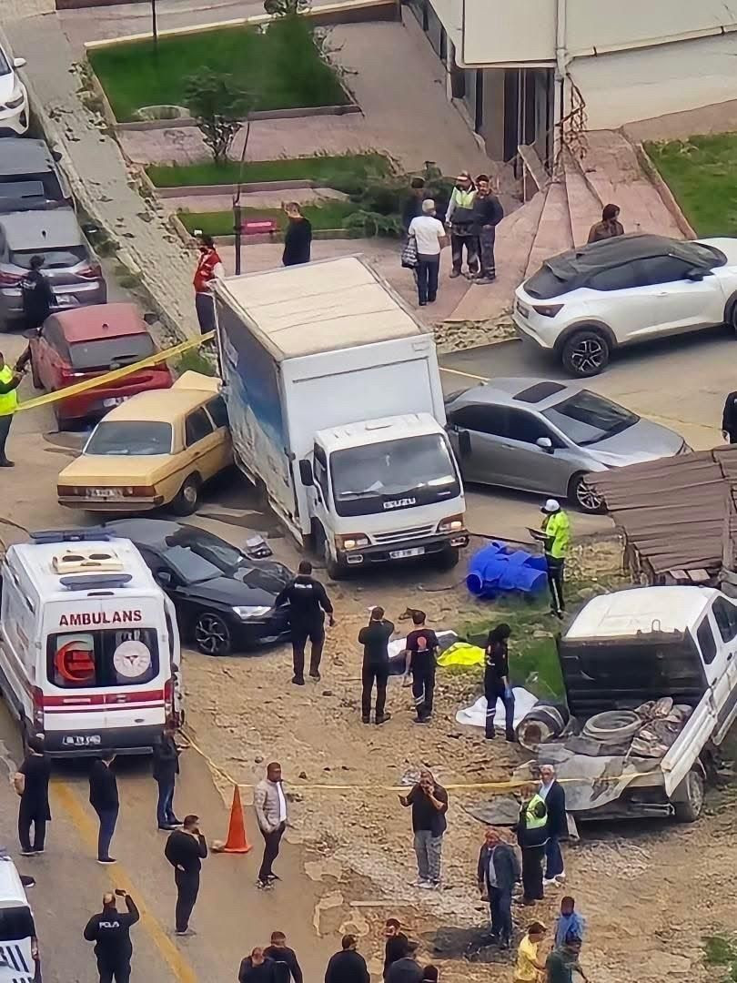 Ankara'da kamyonetin altında kalan 2 ASKİ işçisi hayatını kaybetti 3