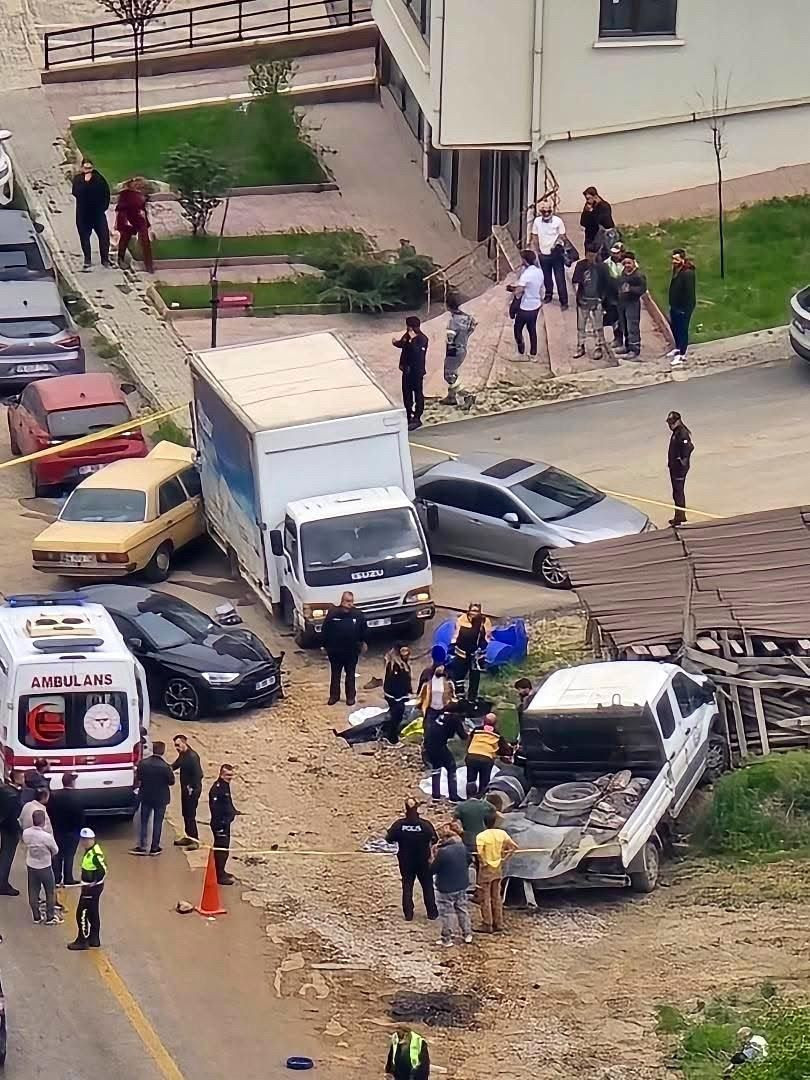 Ankara'da kamyonetin altında kalan 2 ASKİ işçisi hayatını kaybetti 4