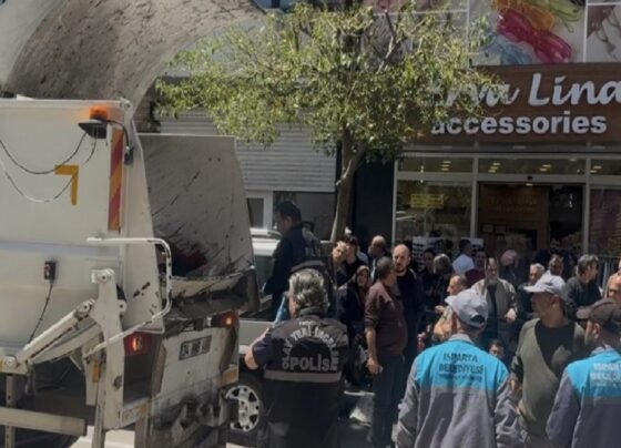 Isparta'da çöp kamyonunun arkasına sıkışan 47 yaşındaki temizlik işçisi hayatını kaybetti