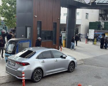 İzmir'de metal fabrikasında makineden göğsüne parça düşen işçi hayatını kaybetti