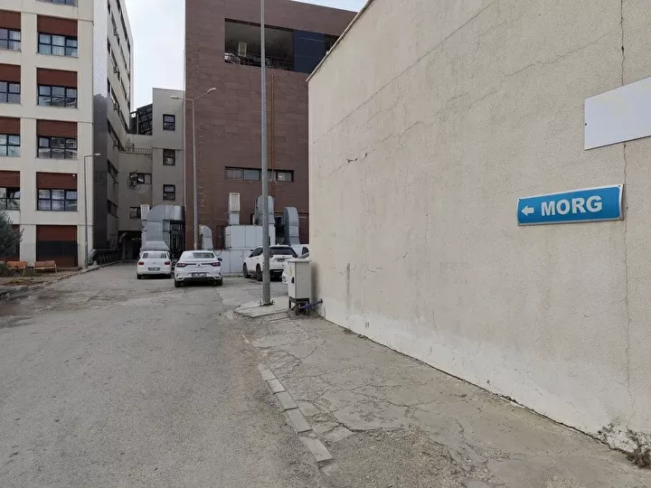 Mardin'de inşaatın 5'inci katındaki iskeleden düşen işçi hayatını kaybetti 4