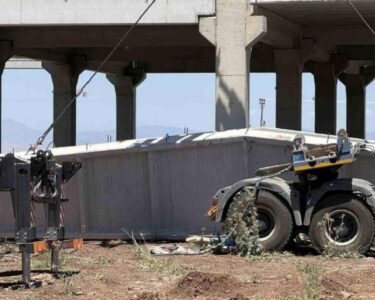 Diyarbakır'da beton blok altında kalan ikinci işçi, 3 günlük yaşam mücadelesini kaybetti
