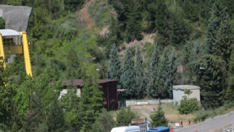 Bolu'da maden ocağındaki göçükte kalan işçinin cesedine ulaşıldı 10 Bolu'da maden ocağındaki göçükte kalan işçinin cesedine ulaşıldı 1