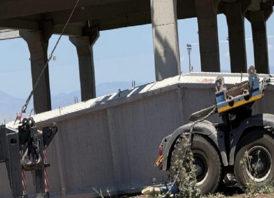 Diyarbakır’da 15 tonluk beton blok devrildi: 1 işçi hayatını kaybetti, 1 işçi ağır yaralı