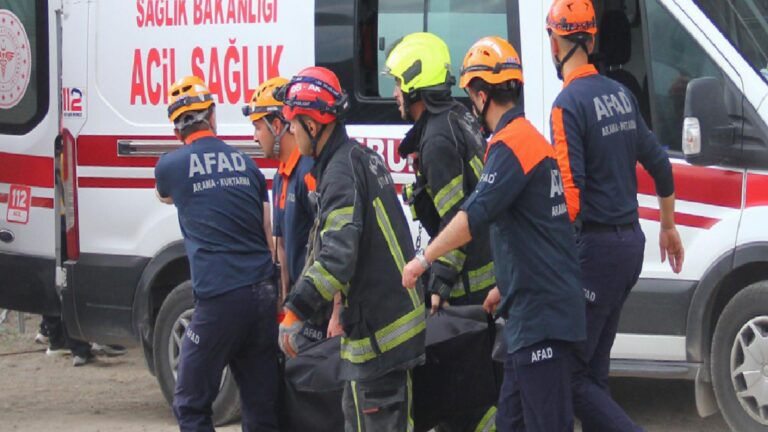 Kayseri'de fabrika inşaatında üzerine bahçe duvarı devrilen 38 yaşındaki işçi hayatını kaybetti